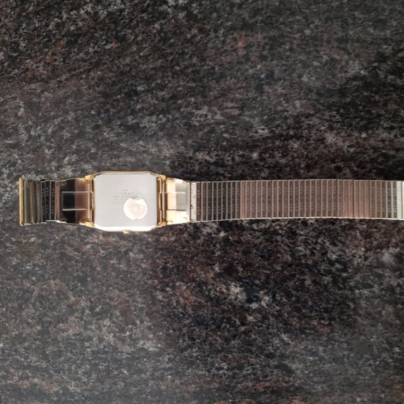 CITIZEN Quartz Vintage Gold Watch *RARE* - Picture 3 of 5